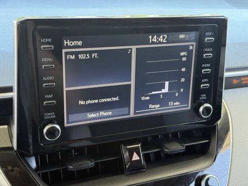 Used 2020 Toyota Corolla LE w/ Carpet Mat Package (TMS) FWD image 28