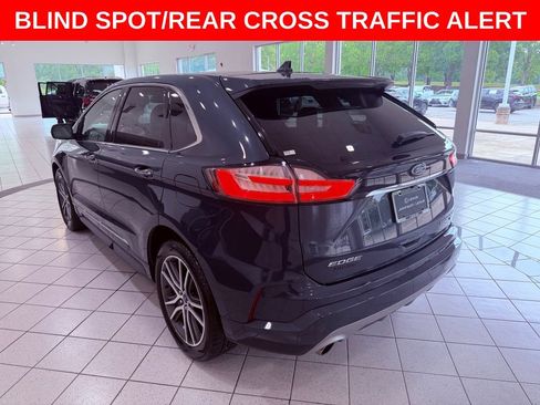 Used 2019 Ford Edge Titanium w/ Equipment Group 301A FWD image 5