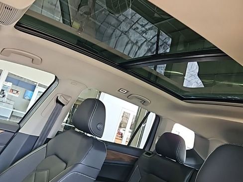 New 2026 Volkswagen Atlas SE FWD image 32