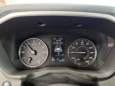 Used 2025 Subaru Ascent Premium image 14