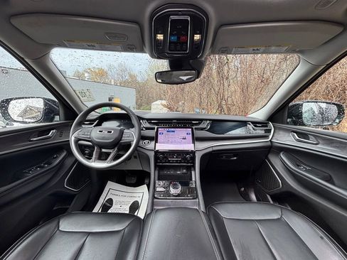 Used 2024 Jeep Grand Cherokee Limited 4xe image 9