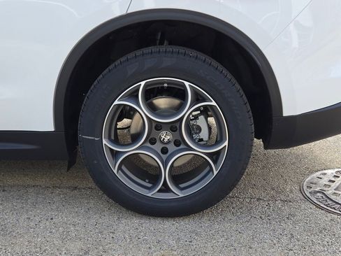 New 2025 Alfa Romeo Stelvio Sprint image 15