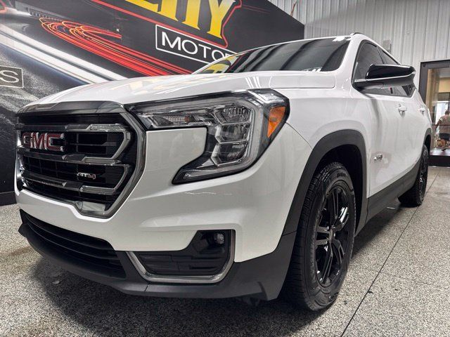 Used 2023 GMC Terrain AT4 AWD/4WD image 2