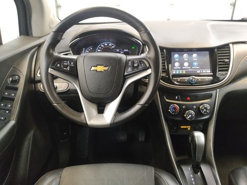 Used 2018 Chevrolet Trax LT w/ LT Convenience Package FWD image 22