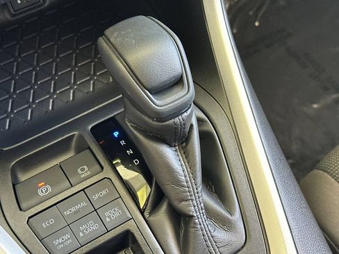 Used 2025 Toyota RAV4 LE AWD/4WD image 24