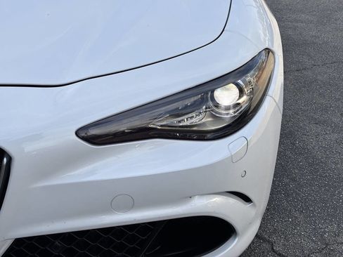 Used 2018 Alfa Romeo Giulia Quadrifoglio w/ Driver Assist Dynamic Package image 28