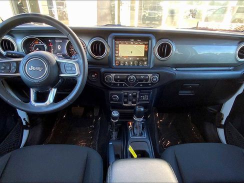 Used 2023 Jeep Wrangler Sahara image 14