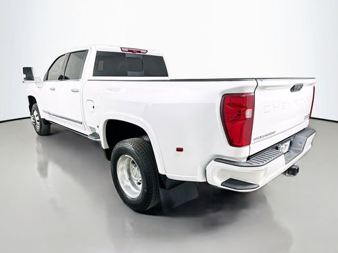 Used 2024 Chevrolet Silverado 3500 High Country w/ High Country Premium Package image 7