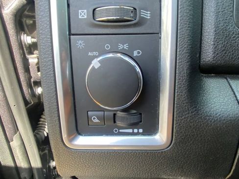 Used 2024 RAM 1500 Classic SLT AWD/4WD image 16