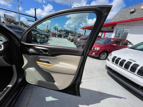 Used 2019 GMC Acadia Denali FWD image 19
