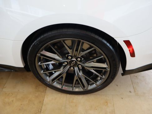 Used 2022 Chevrolet Camaro ZL1 RWD image 38