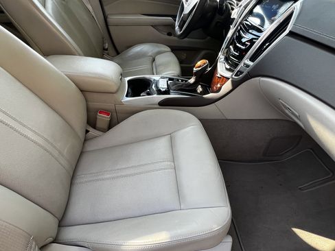 Used 2013 Cadillac SRX Luxury w/ Driver Awareness Package image 44