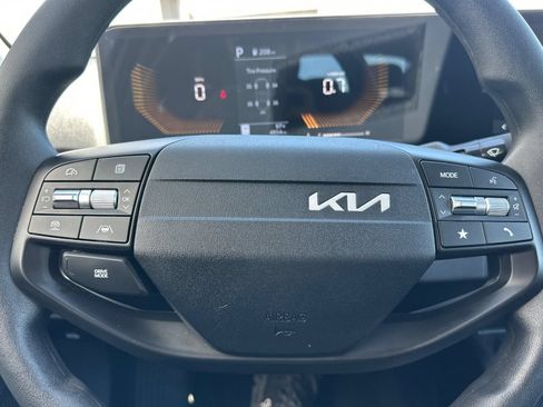 Used 2025 Kia K4 FWD image 23