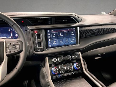 Used 2024 GMC Yukon Denali AWD/4WD image 10