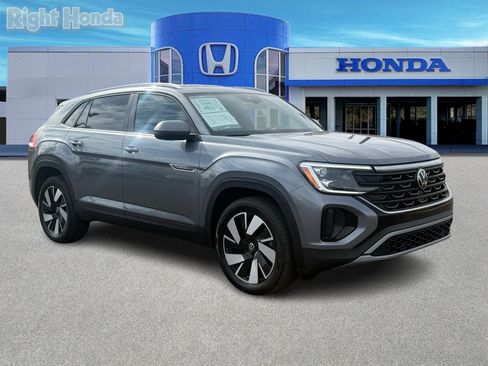 Used 2025 Volkswagen Atlas Cross Sport SE image 9