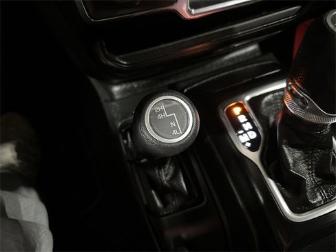 Used 2023 Jeep Wrangler Sport image 31