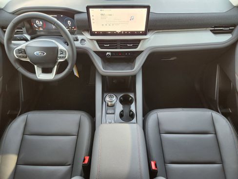 New 2026 Ford Explorer Active w/ Active Comfort Package image 23