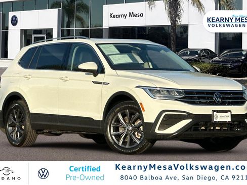 Used 2022 Volkswagen Tiguan SE w/ Panoramic Sunroof Package image 1