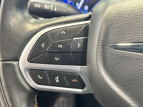 Used 2022 Chrysler Pacifica Pinnacle image 38