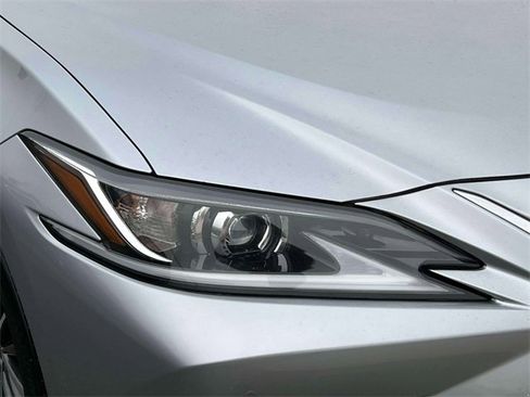 Certified 2023 Lexus ES 350 w/ Premium Package image 14