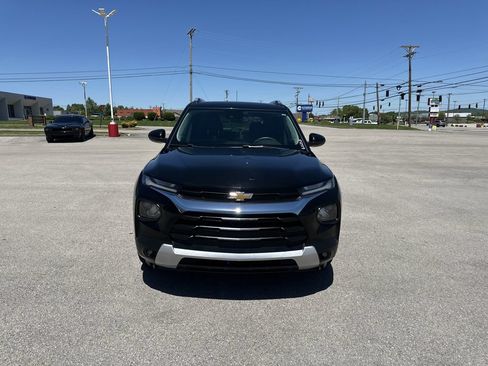 Used 2023 Chevrolet TrailBlazer LT FWD image 2