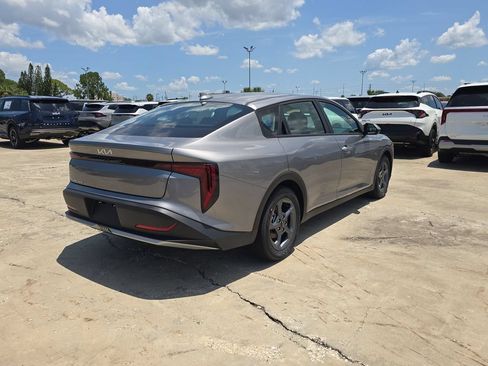New 2026 Kia K4 FWD image 8