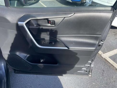 Used 2020 Toyota RAV4 LE image 43