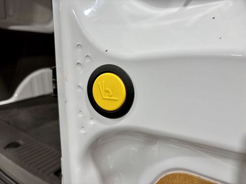 Used 2020 Ford Transit Connect XL image 15