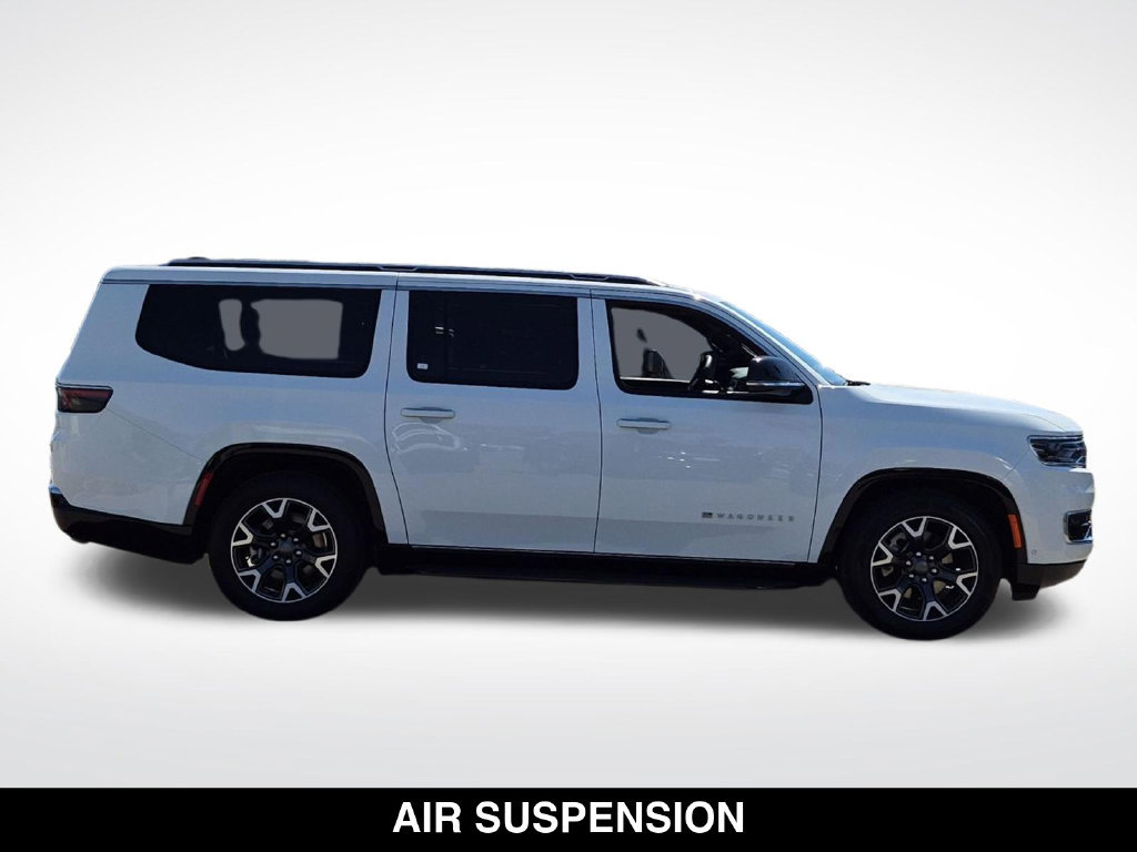 Used 2024 Jeep Wagoneer L Series III w/ Flexible Seating Group AWD/4WD image 6