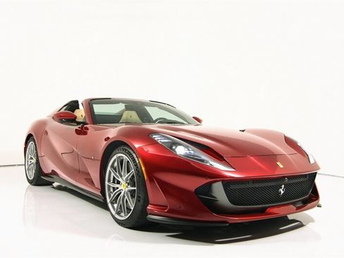Used 2021 Ferrari 812 GTS RWD image 2