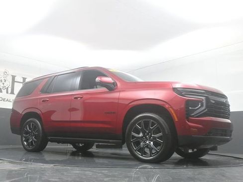 Used 2025 Chevrolet Tahoe RST w/ Comfort Package AWD/4WD image 2