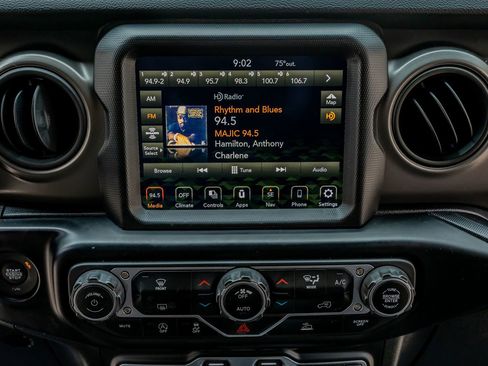 Used 2022 Jeep Wrangler Unlimited Sport AWD/4WD image 23
