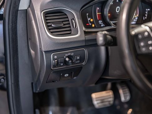 Used 2017 Volvo S60 T5 Inscription w/ Technology Package image 20