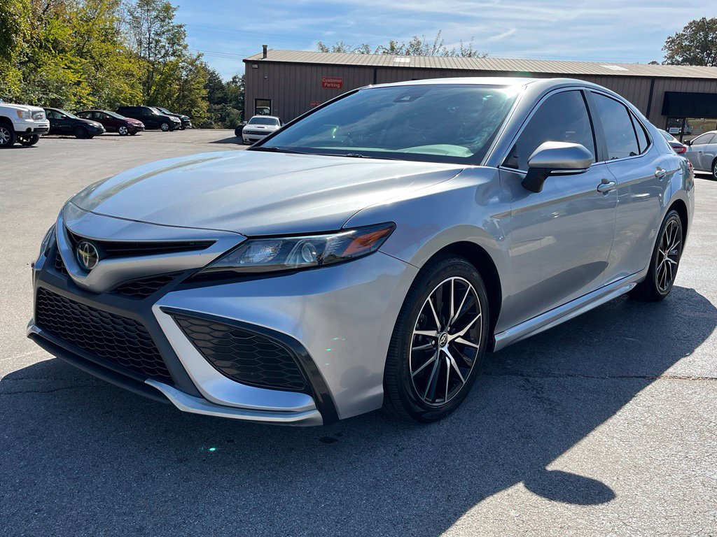 Used 2022 Toyota Camry SE FWD image 6