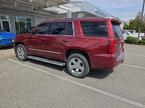 Used 2018 Chevrolet Tahoe LT w/ LT Signature Package image 4
