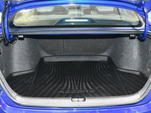 Used 2018 Honda Accord Sport image 31