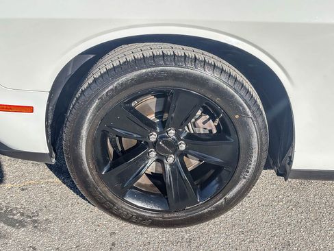 Used 2020 Dodge Challenger SXT w/ Driver Convenience Group RWD image 10