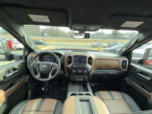 Used 2022 Chevrolet Silverado 2500 High Country image 23