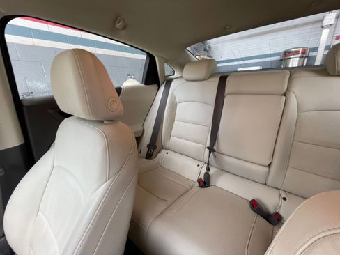 Used 2024 Chevrolet Malibu LT image 40