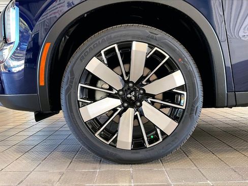 New 2026 Mitsubishi Outlander SE image 12