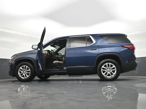Used 2023 Chevrolet Traverse LS FWD image 26