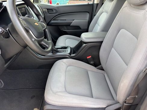 Used 2020 Chevrolet Colorado W/T w/ WT Convenience Package image 9