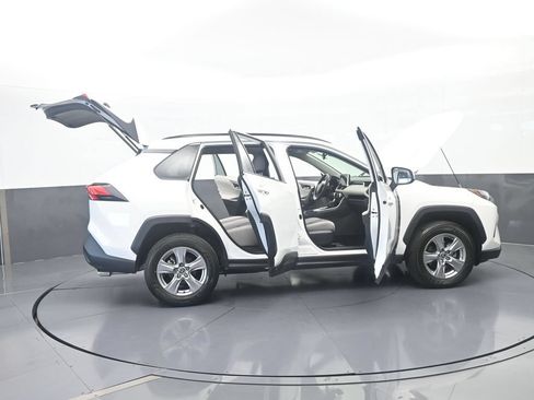 Used 2024 Toyota RAV4 XLE AWD/4WD image 68