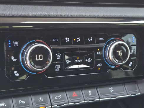 Used 2024 GMC Sierra 1500 AT4 w/ AT4 Premium Package image 20