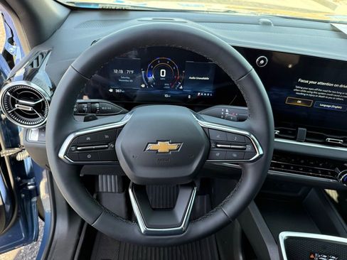 New 2026 Chevrolet Equinox LT w/ Convenience Package II image 23