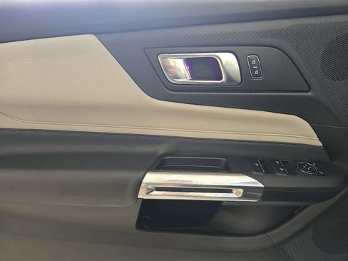 Used 2024 Ford Mustang GT Premium image 14