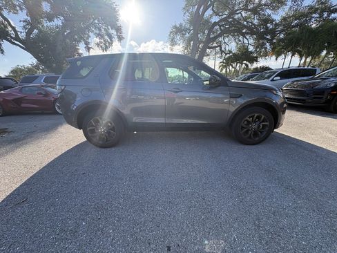 Used 2019 Land Rover Discovery Sport HSE AWD/4WD image 8
