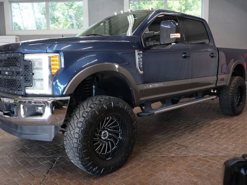 Used 2017 Ford F250 Lariat w/ Lariat Ultimate Package AWD/4WD image 12