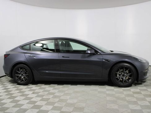Used 2021 Tesla Model 3 Standard Range Plus image 32