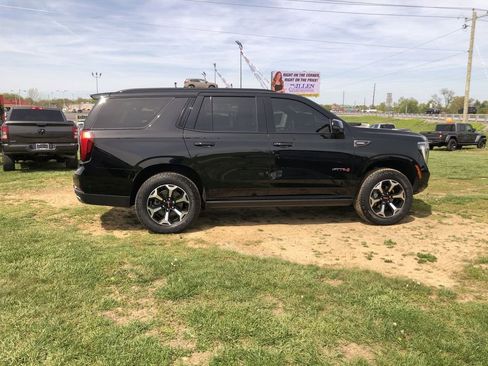 Used 2025 GMC Yukon AT4 w/ AT4 Premium Plus Package AWD/4WD image 14